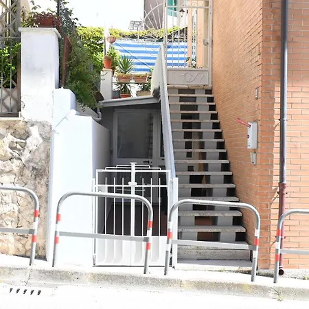 N319 - Numana, Bilocale A 100 Mt Dal Mare